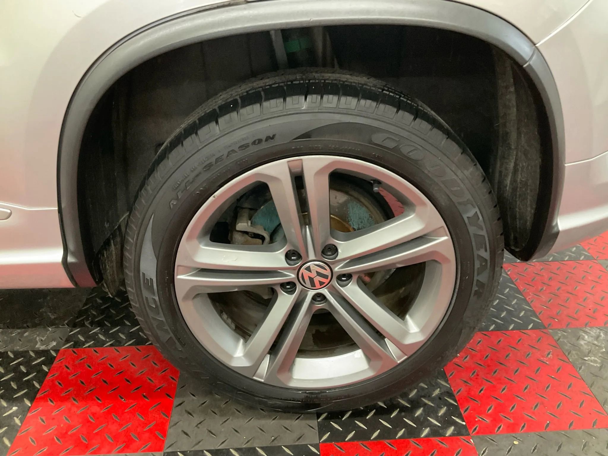 Used 2017 Volkswagen Tiguan Sport image 5