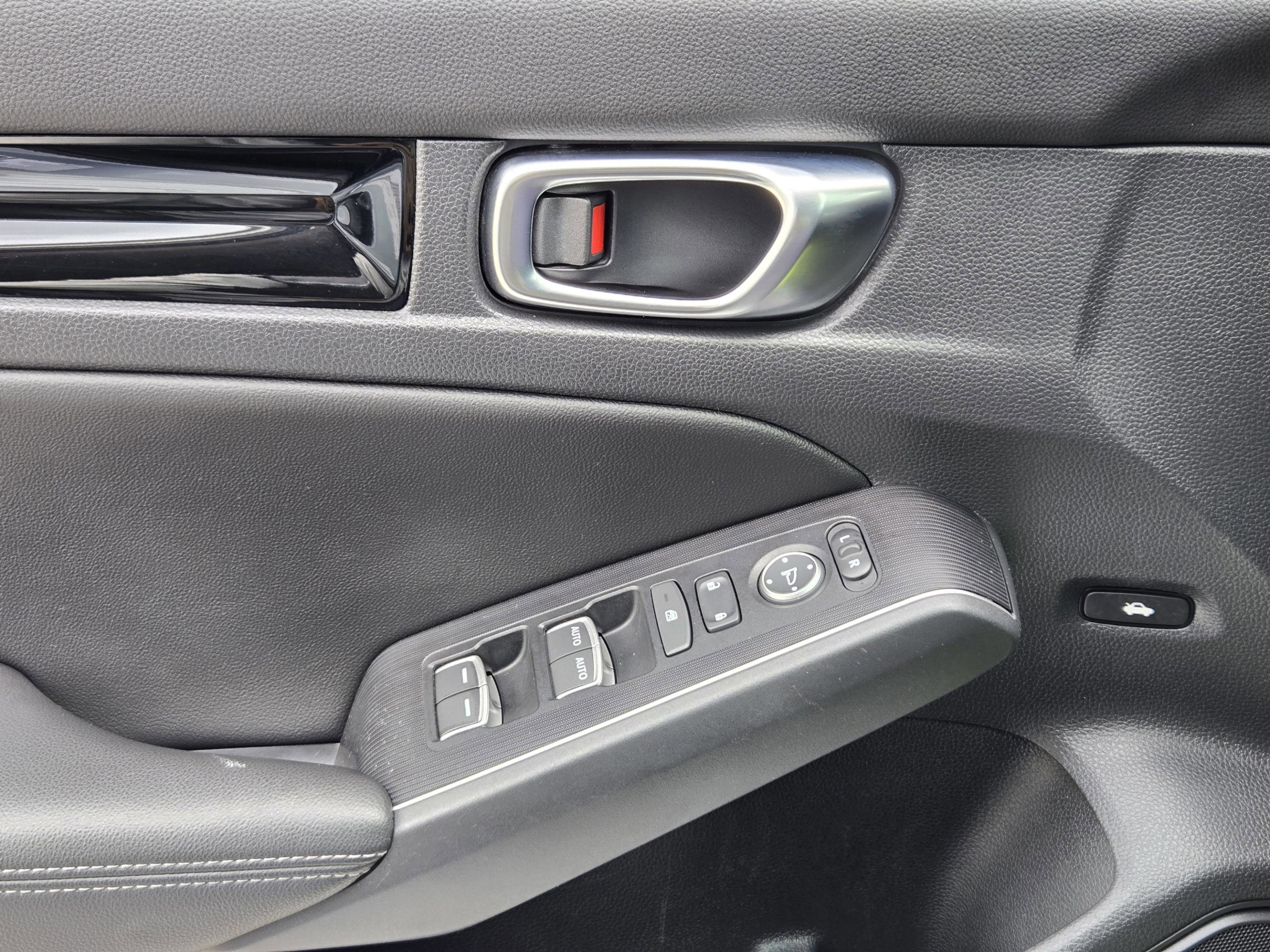 Used 2022 Honda Civic Touring image 21