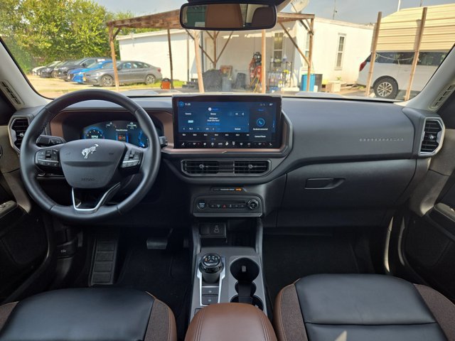 Used 2025 Ford Bronco Sport Outer Banks AWD/4WD image 18