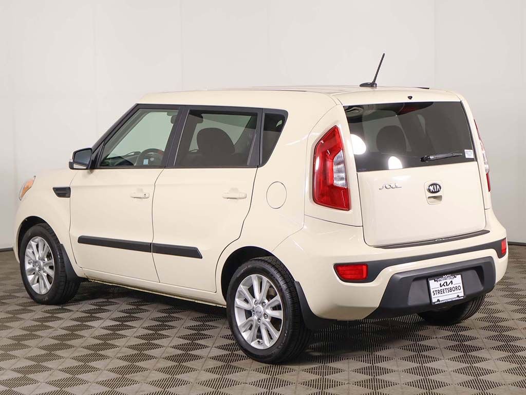Used 2013 Kia Soul + FWD image 4