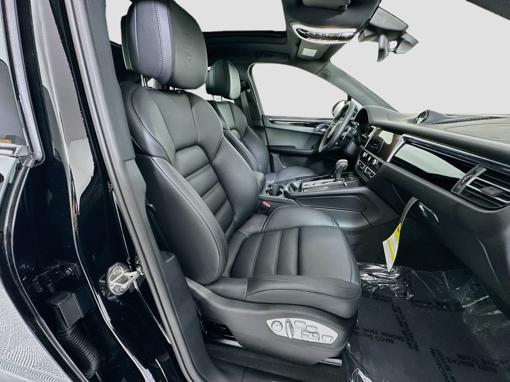 New 2026 Porsche Macan AWD/4WD image 30