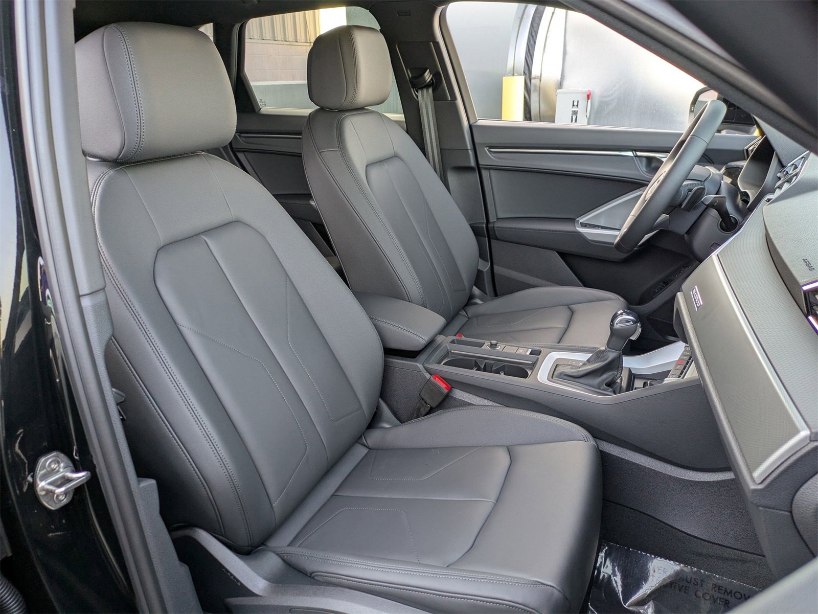 New 2025 Audi Q3 2.0T Premium image 10