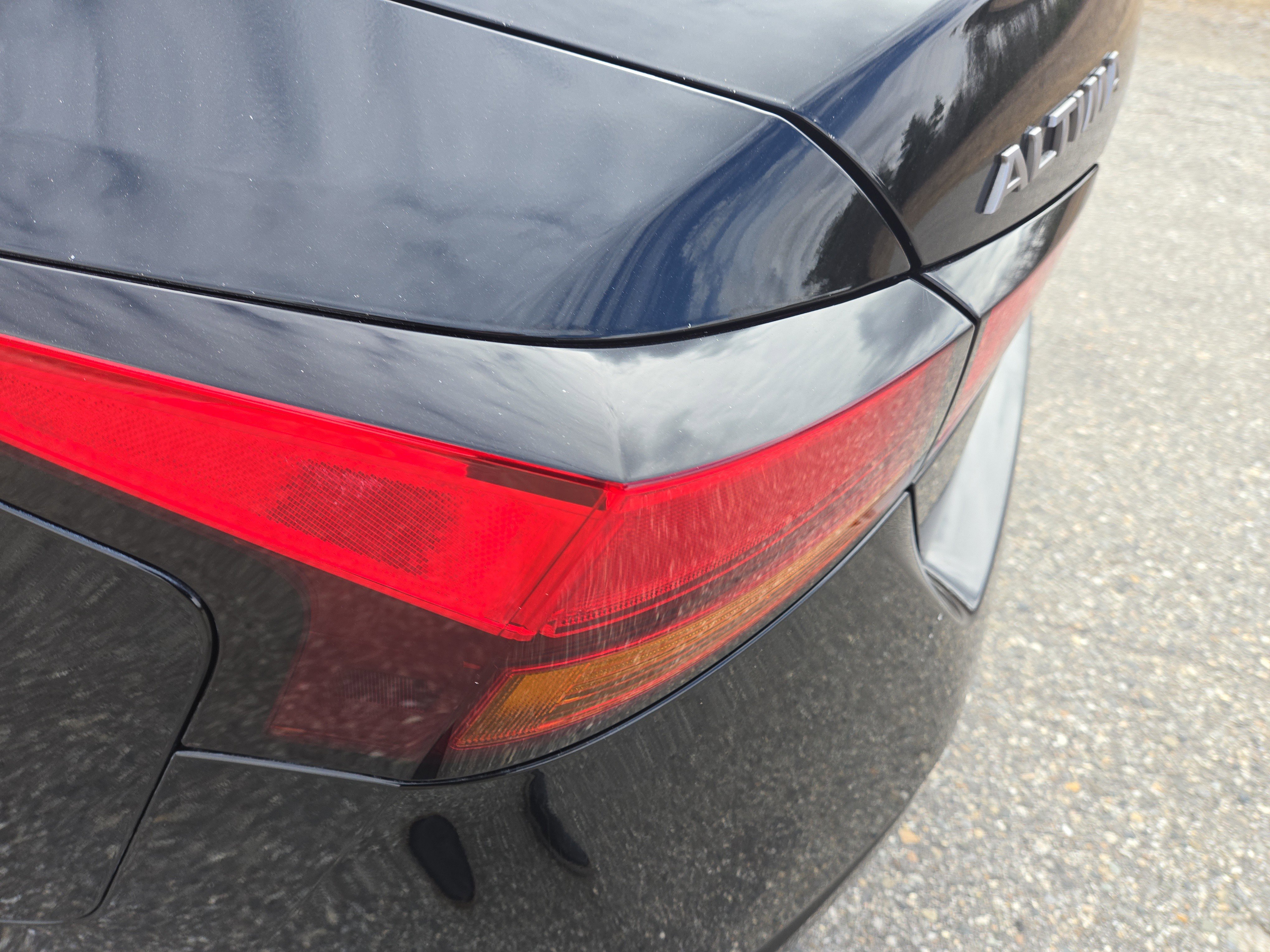 Used 2024 Nissan Altima 2.5 SV image 11