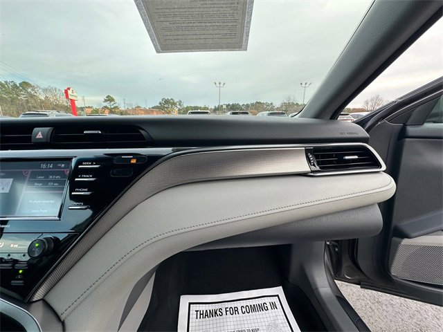 Used 2020 Toyota Camry SE image 16