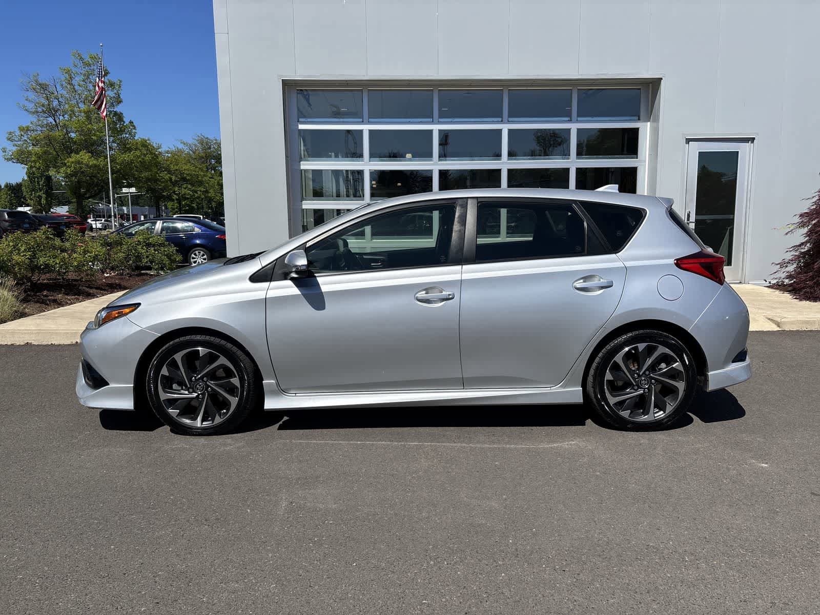 Used 2018 Toyota Corolla iM FWD image 2