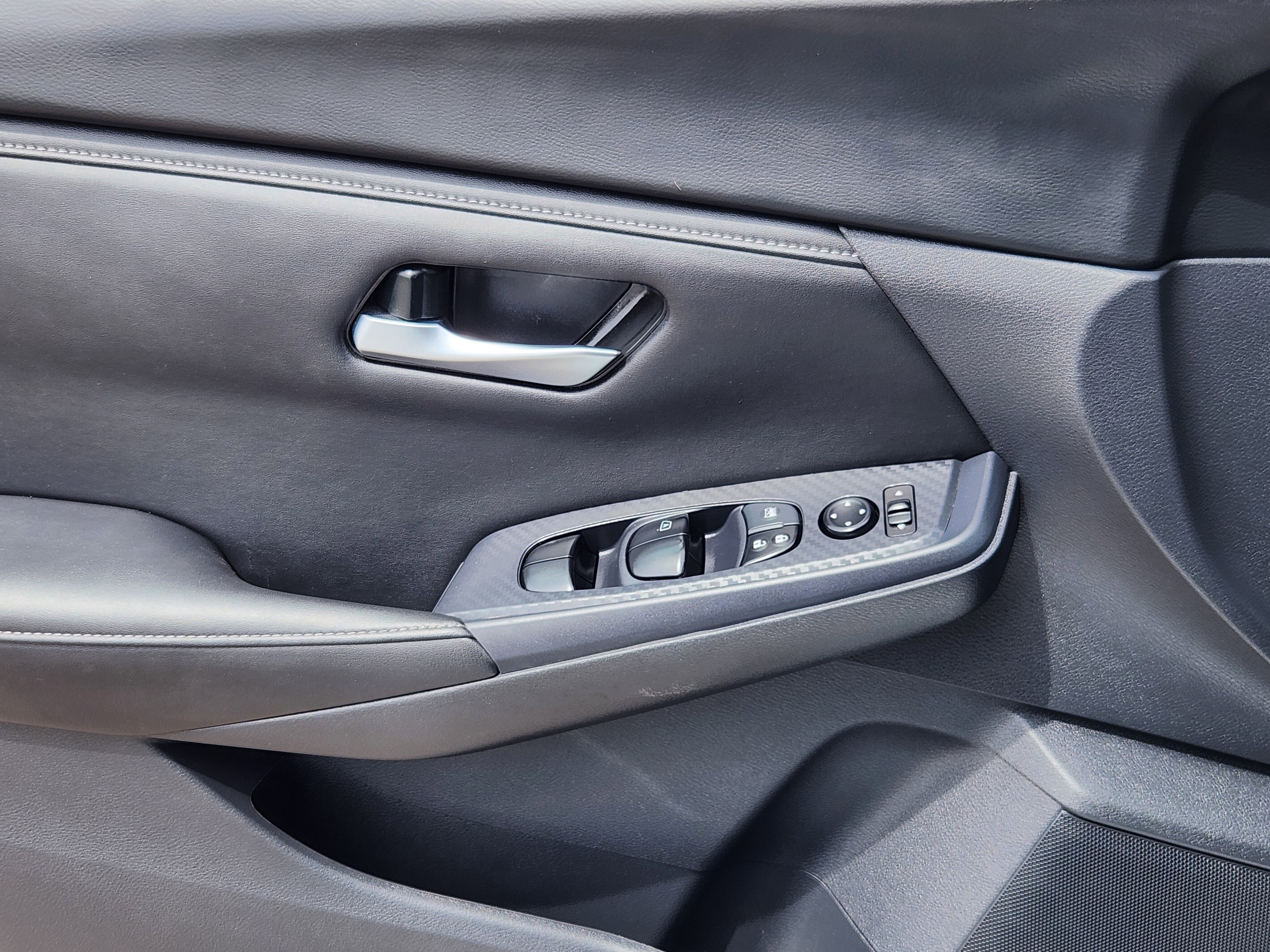 Used 2024 Nissan Sentra SV FWD image 7
