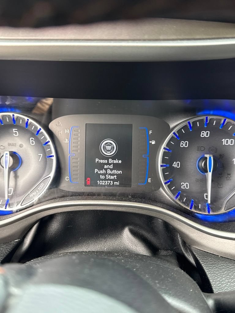 Used 2020 Chrysler Pacifica Touring-L FWD image 15
