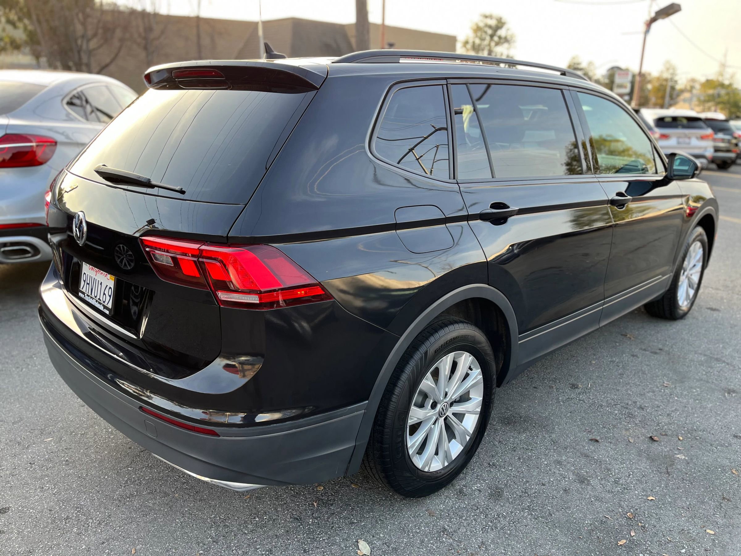 Used 2020 Volkswagen Tiguan S FWD image 6