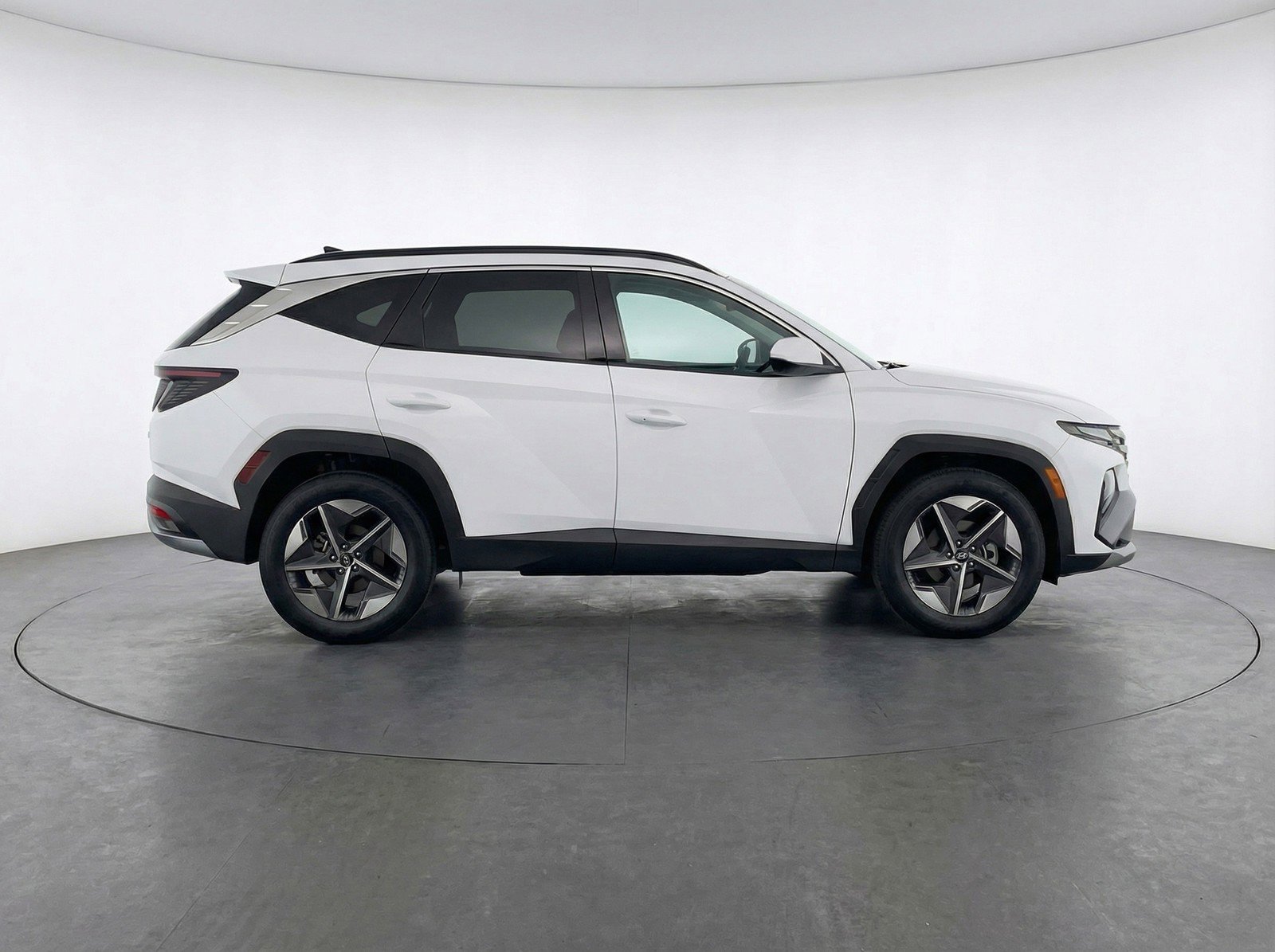 Used 2025 Hyundai Tucson SEL FWD image 11