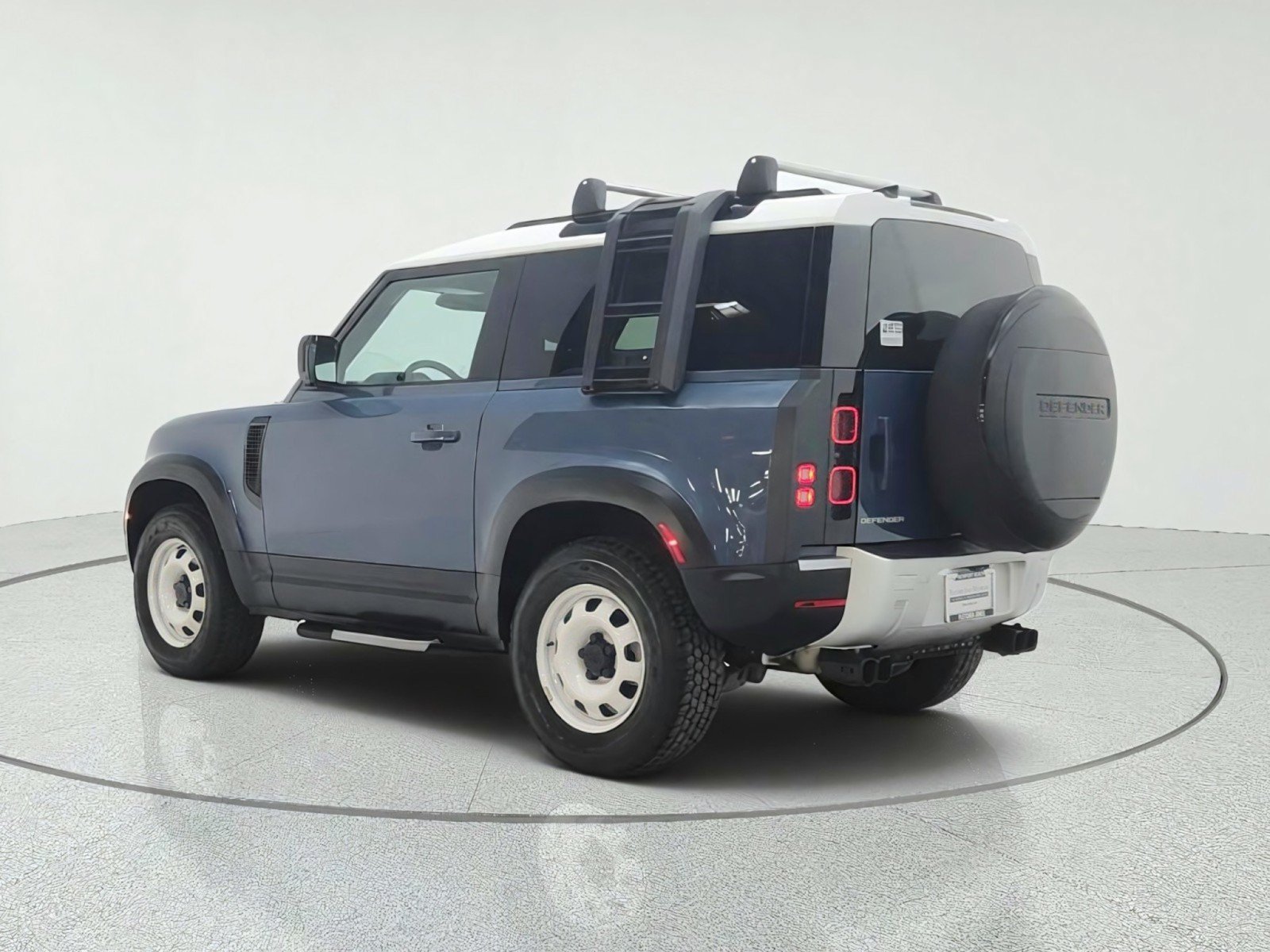 Used 2023 Land Rover Defender 90 S AWD/4WD image 7