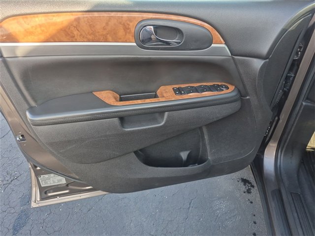 Certified 2011 Buick Enclave CX image 18