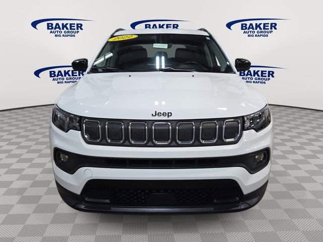 Used 2022 Jeep Compass Latitude image 2