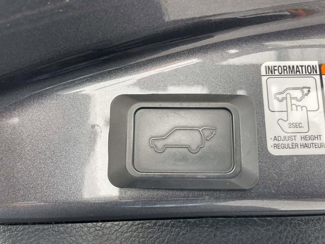 Used 2015 Toyota RAV4 Limited w/ Technology Package AWD/4WD image 10