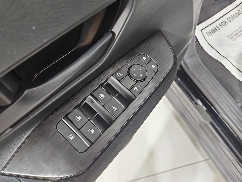 Used 2025 Nissan Kicks S AWD/4WD image 12