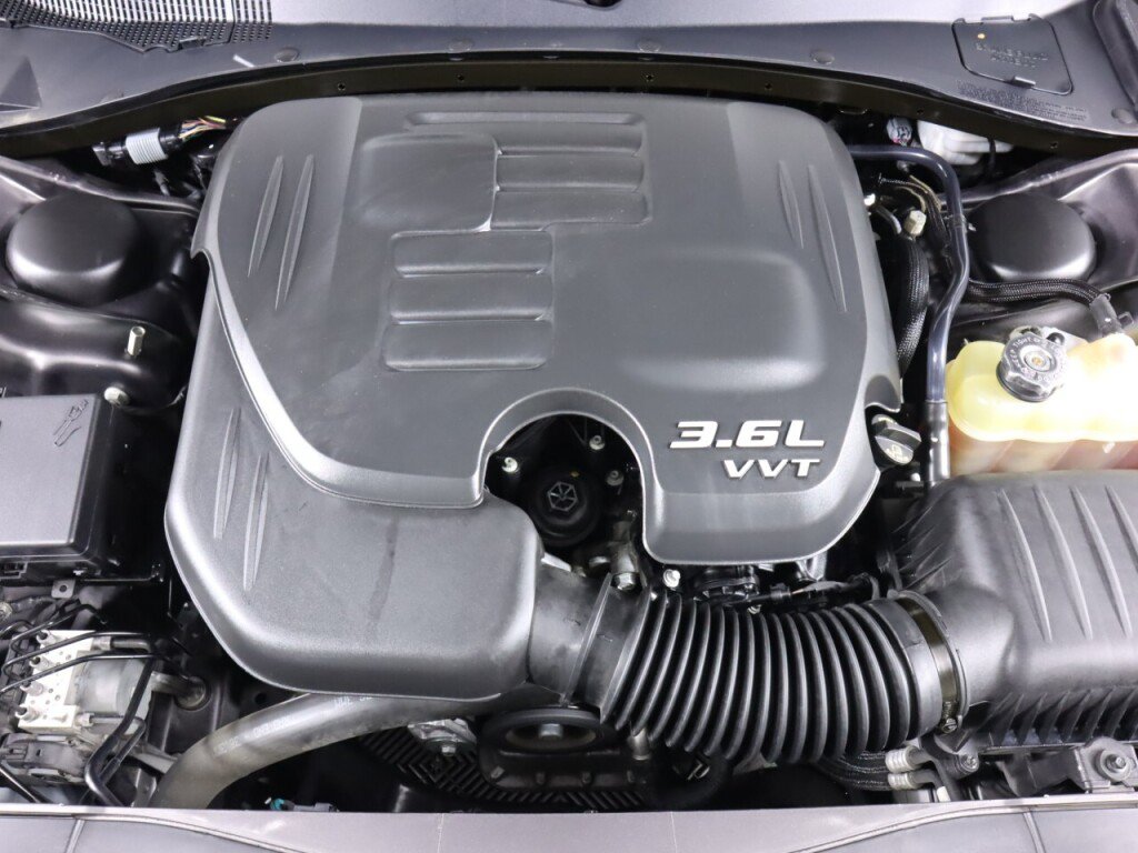 Used 2015 Chrysler 300 Limited RWD image 35