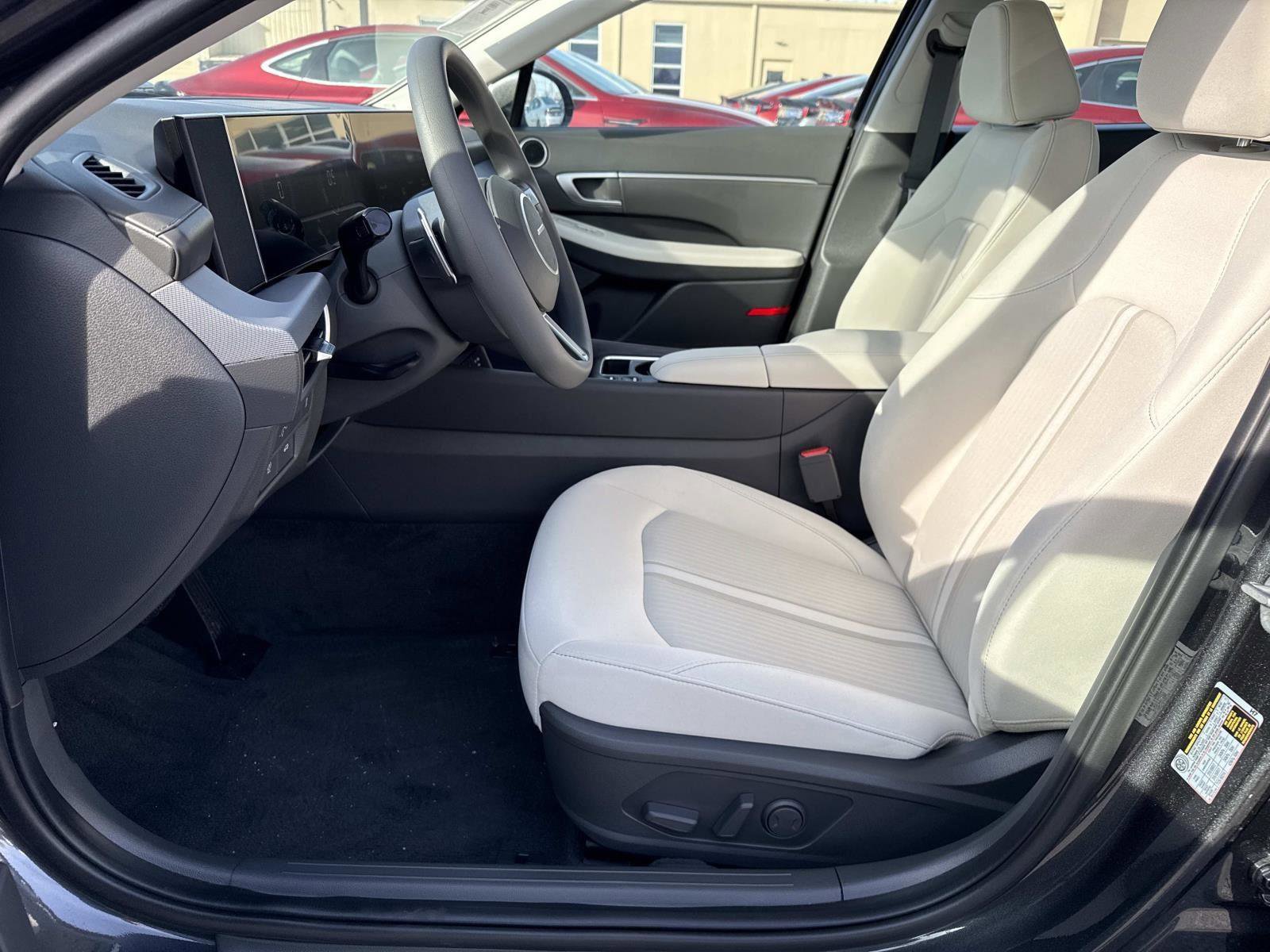 New 2025 Hyundai Sonata SEL image 9