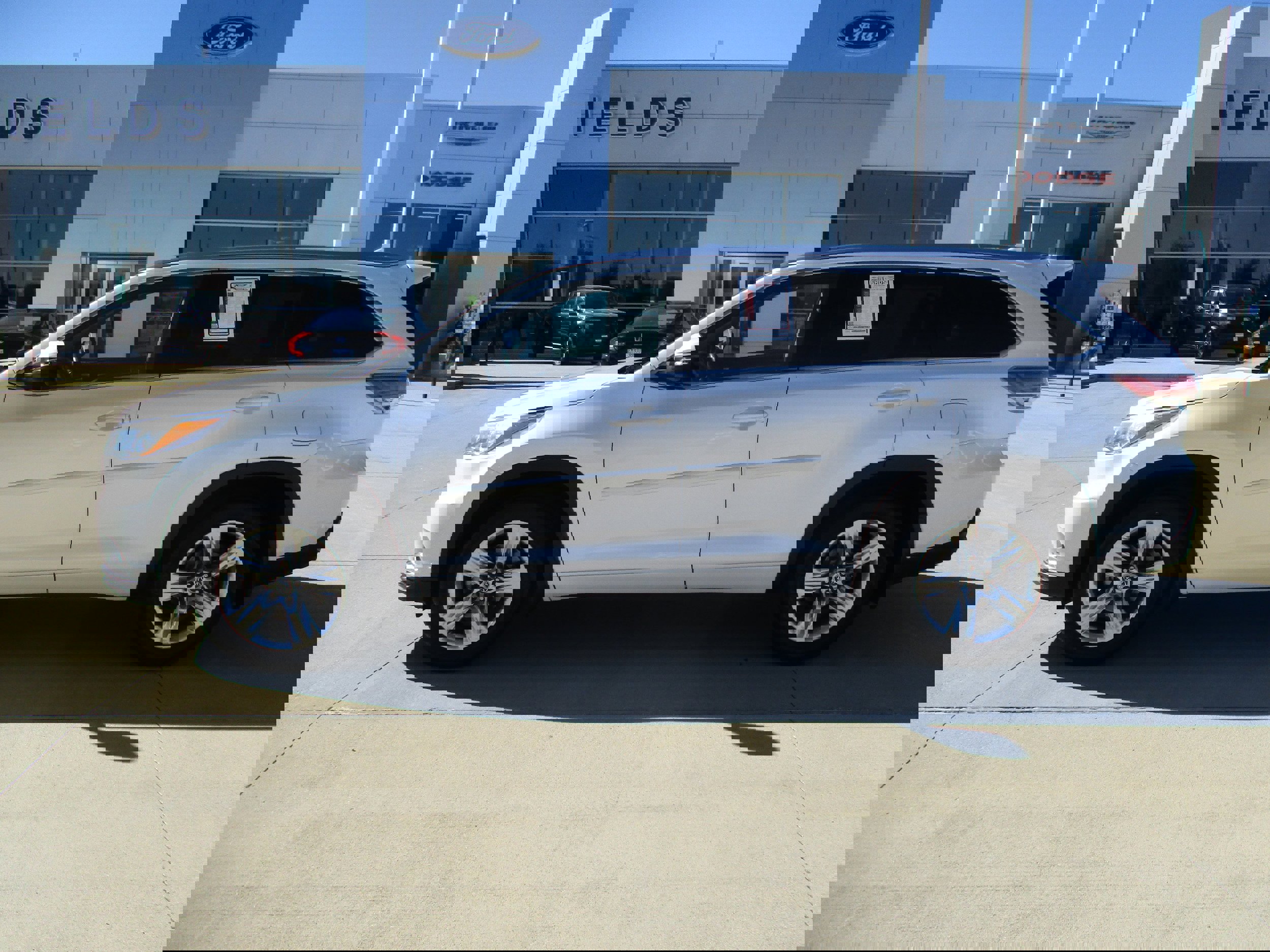 Used 2016 Toyota Highlander Limited image 2