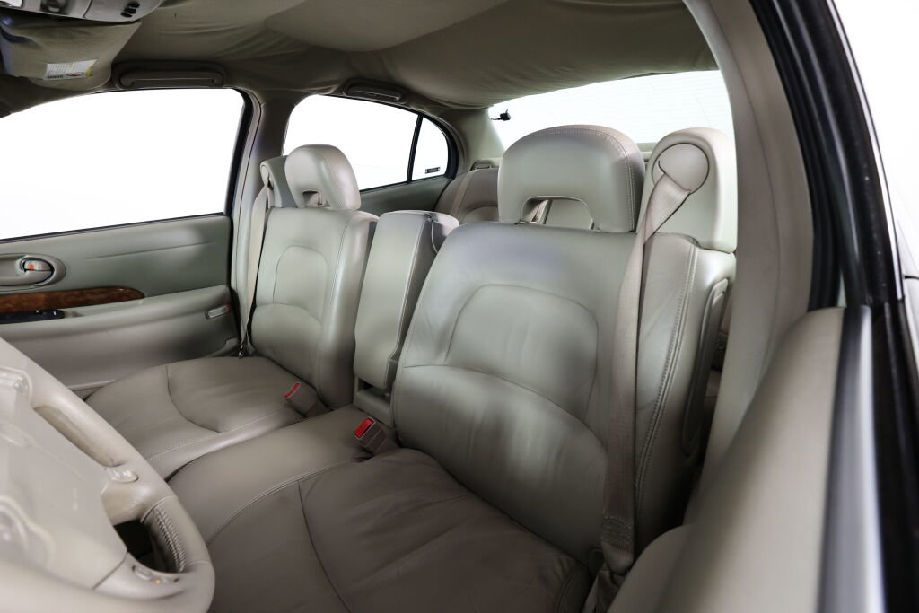 Used 2003 Buick Le Sabre Limited w/ Gran Touring Package image 11