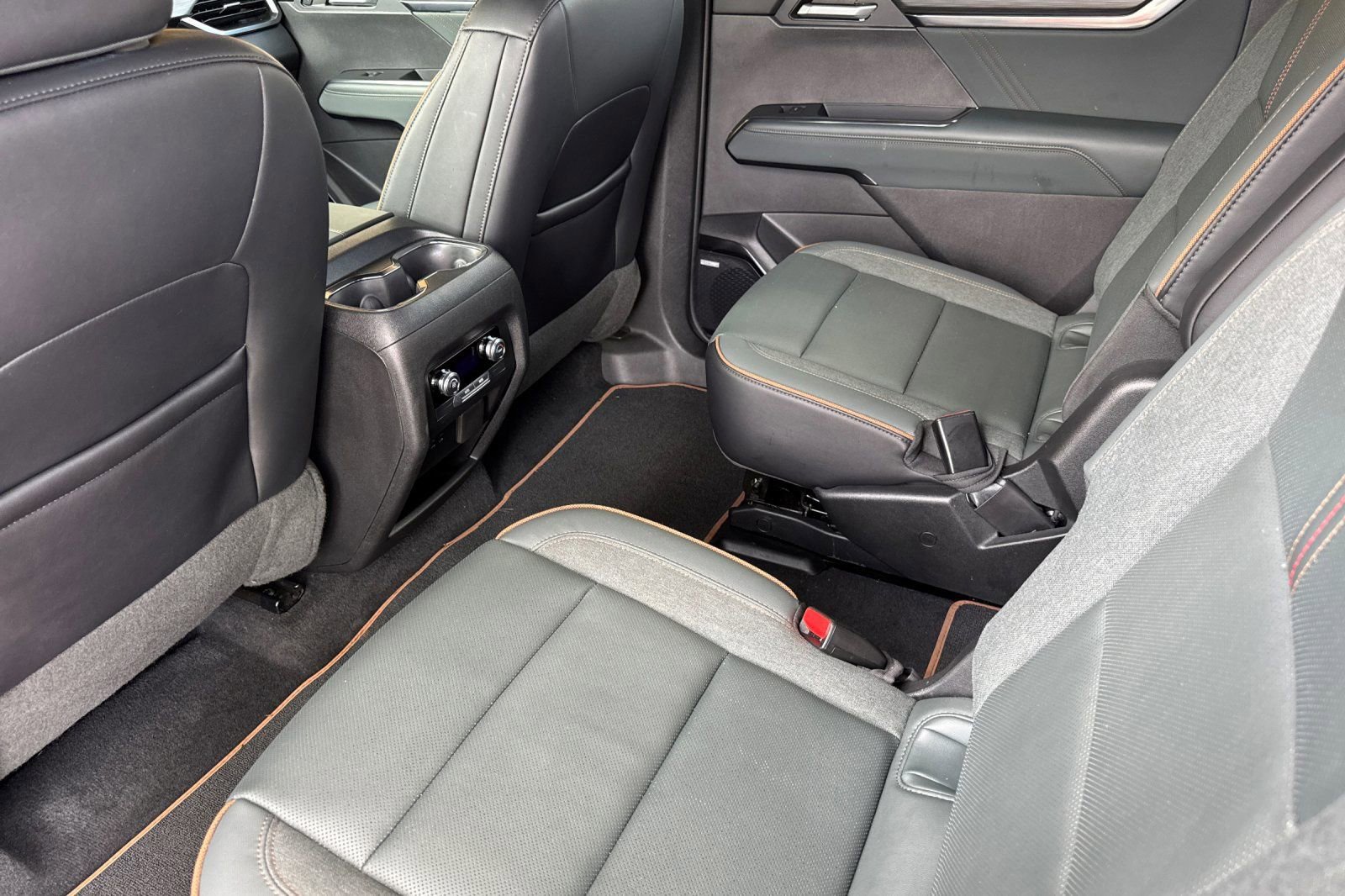 Certified 2024 GMC Acadia AT4 AWD/4WD image 13