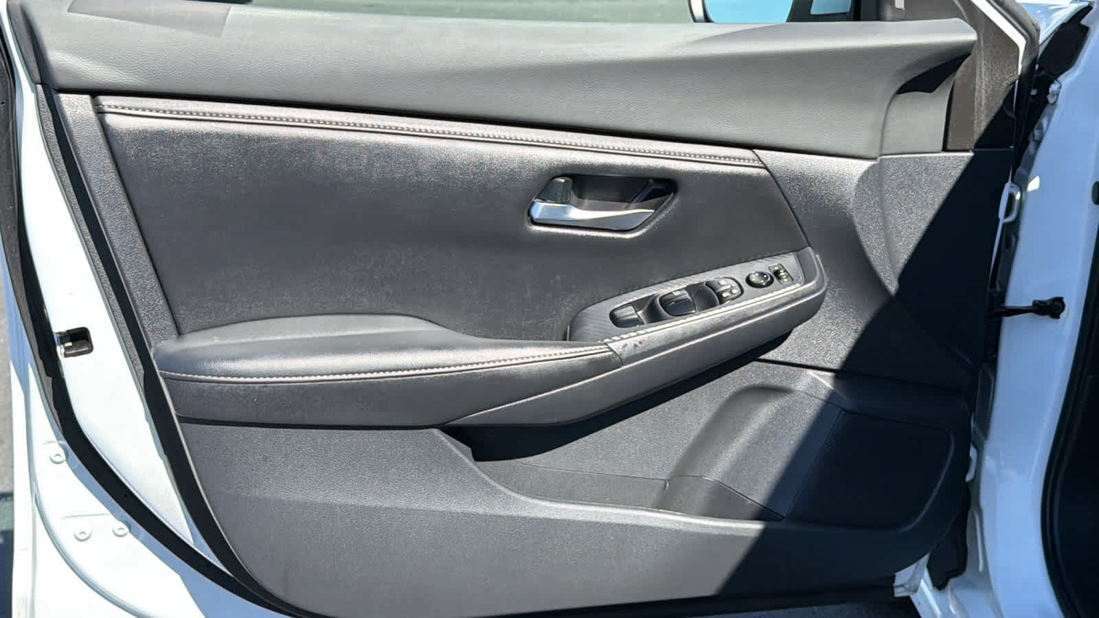 Used 2022 Nissan Sentra SV FWD image 23