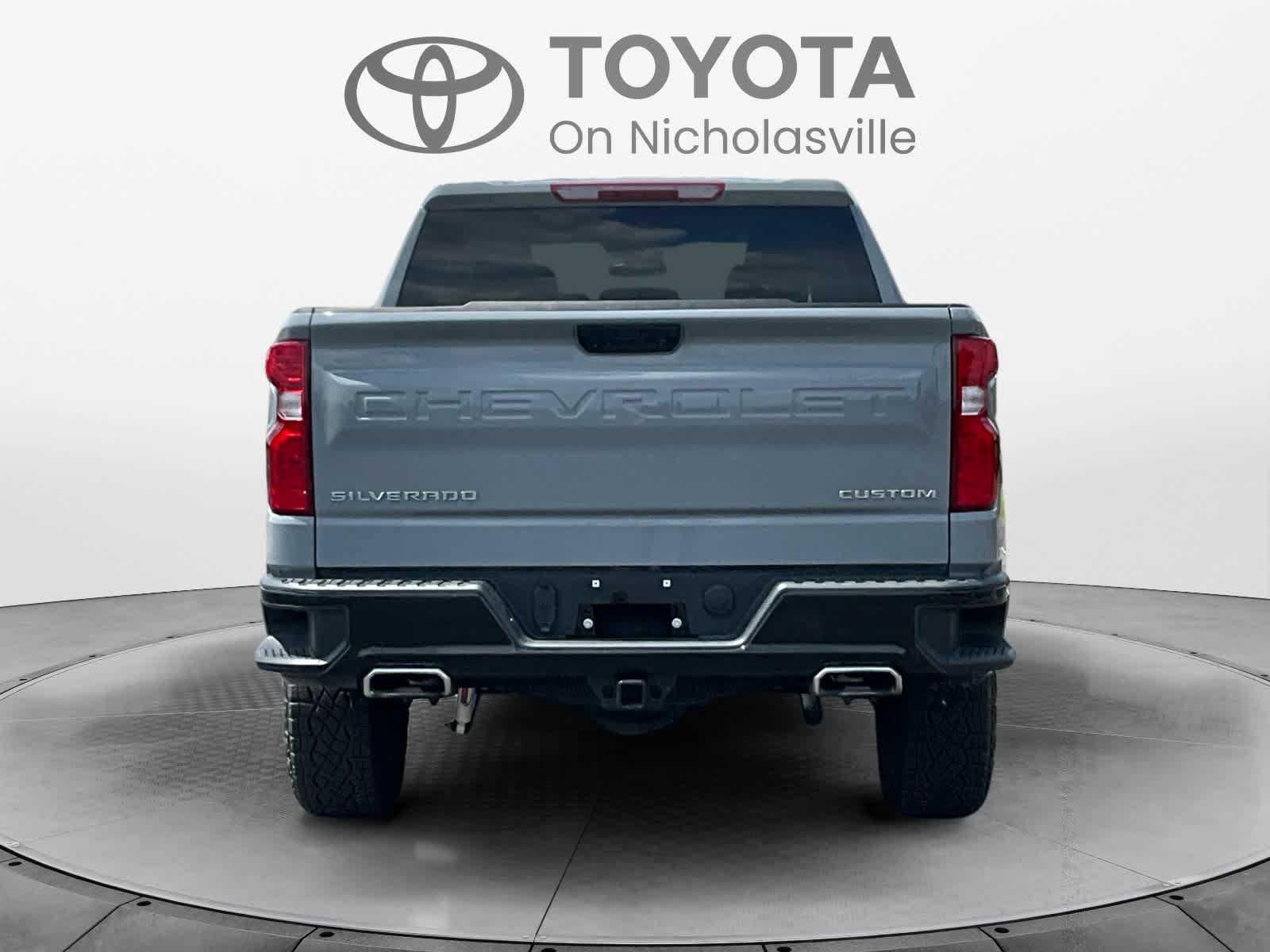 Used 2024 Chevrolet Silverado 1500 Custom Trail Boss AWD/4WD image 4