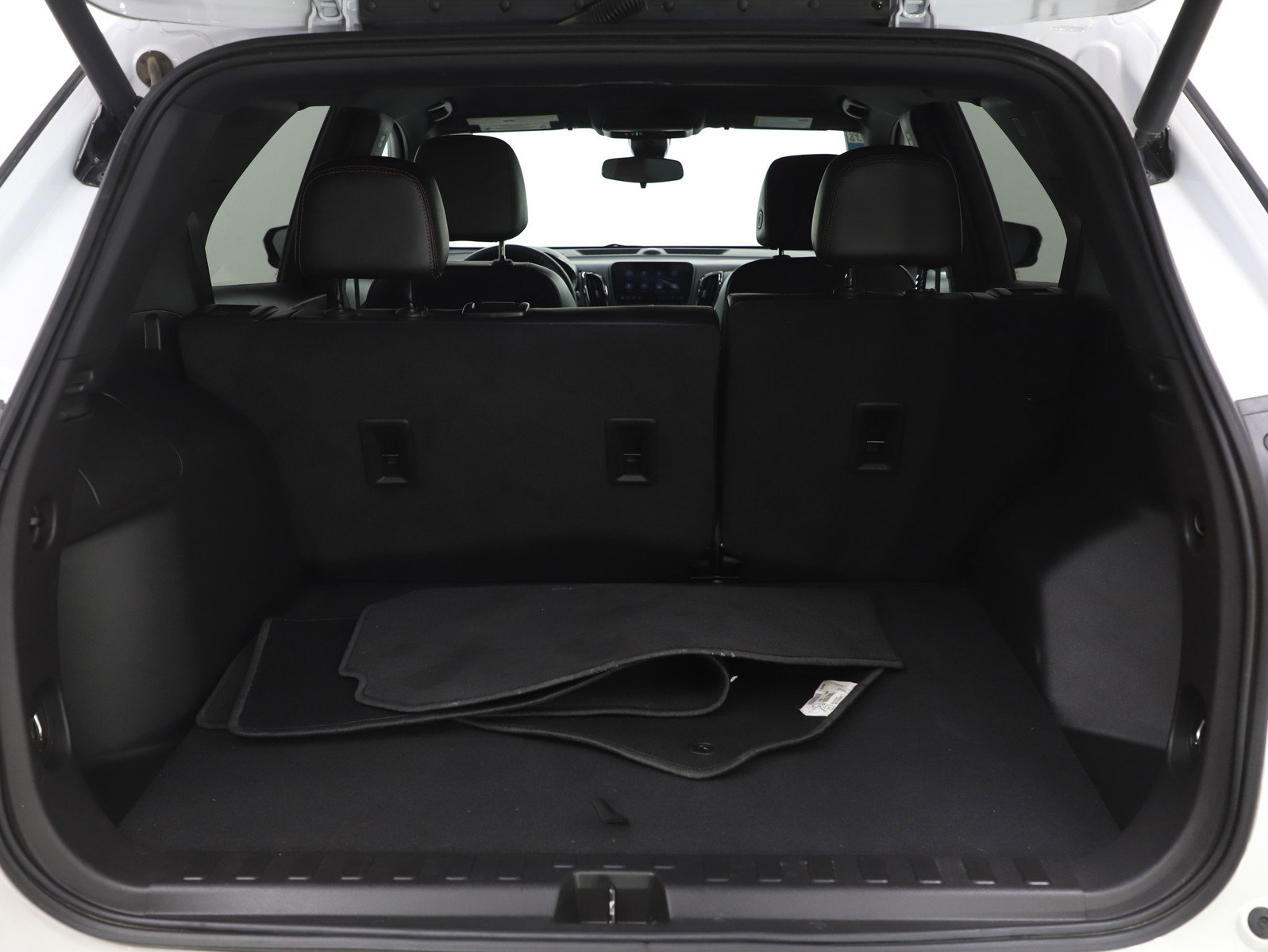 Used 2023 Chevrolet Equinox RS image 9