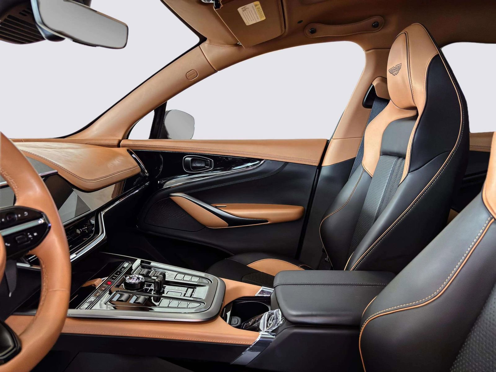 Used 2025 Aston Martin DBX 707 image 11