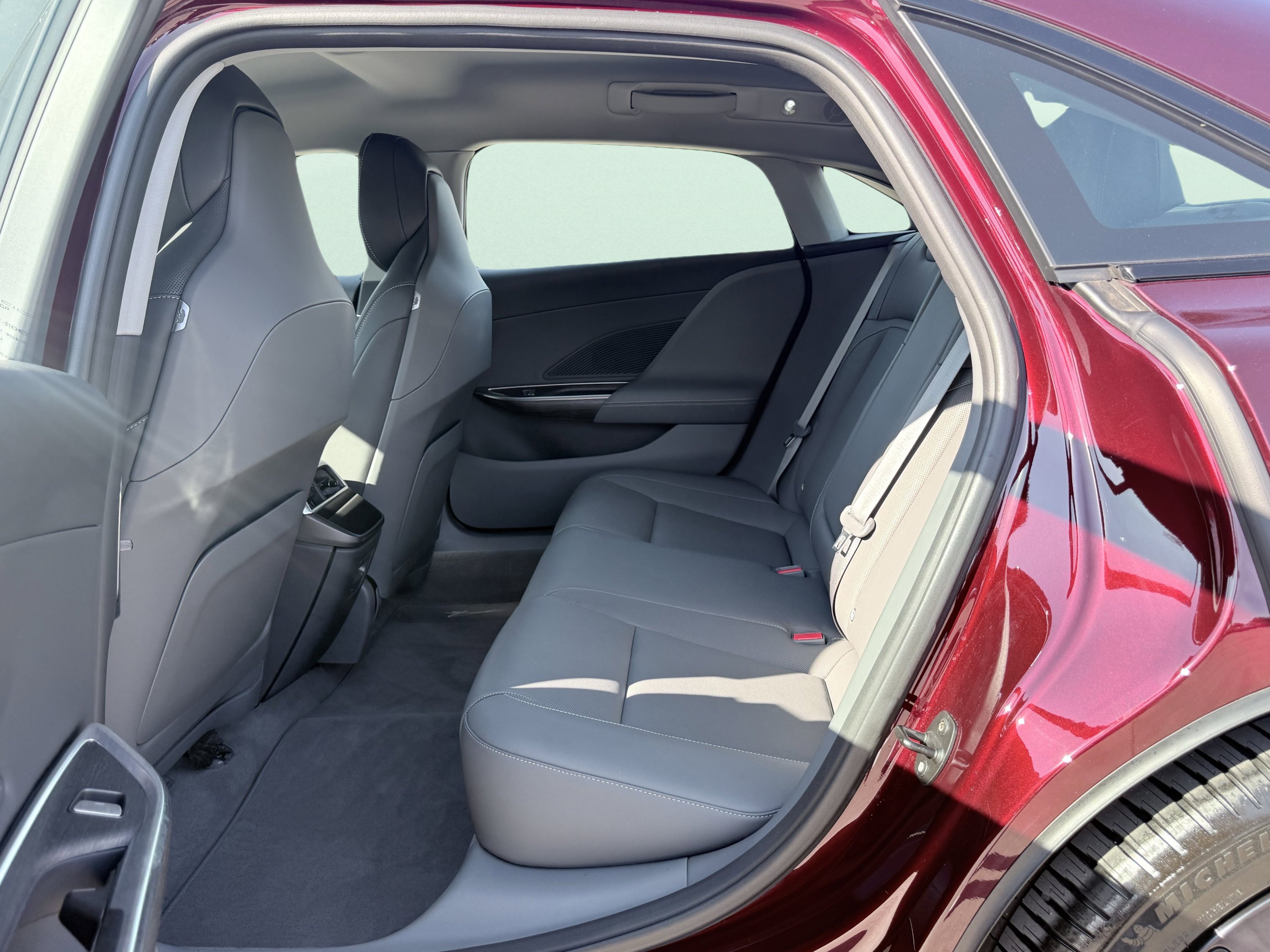 Used 2025 Lucid Air Touring AWD/4WD image 38