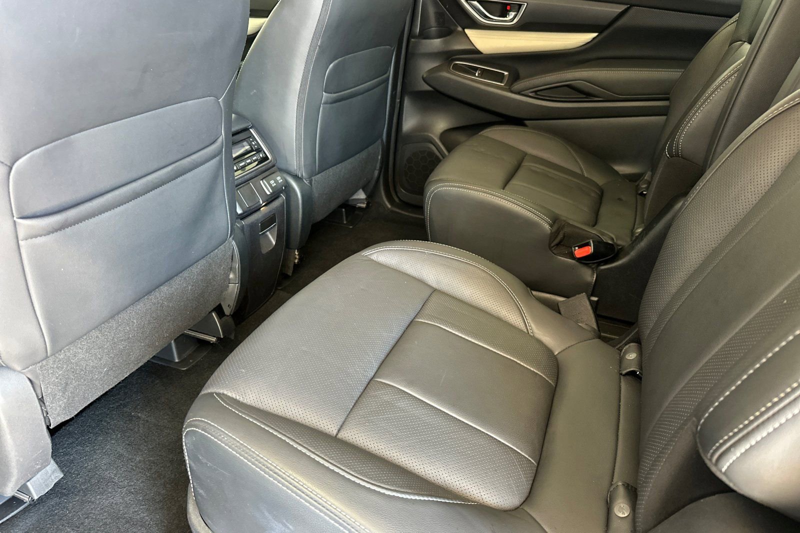 Used 2019 Subaru Ascent Limited w/ Popular Package #3 image 12