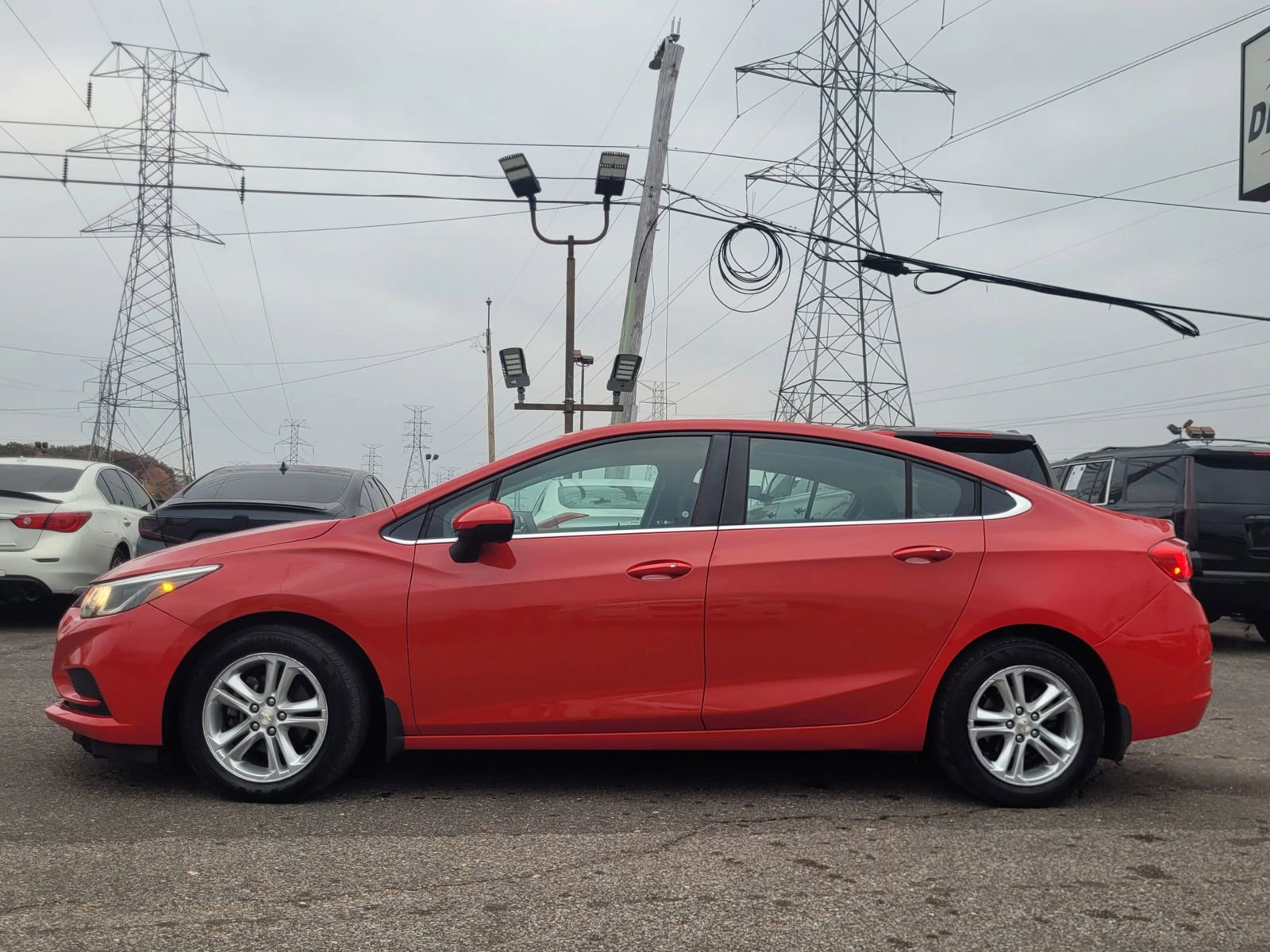 Used 2017 Chevrolet Cruze LT w/ Convenience Package image 5