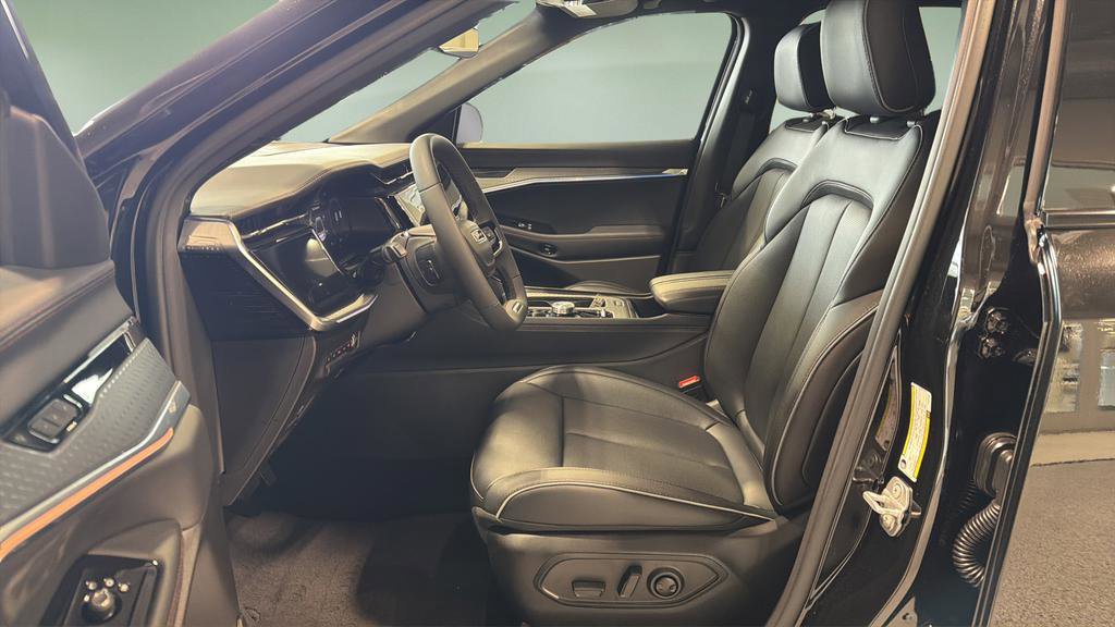 Used 2025 Jeep Wagoneer S Limited image 11