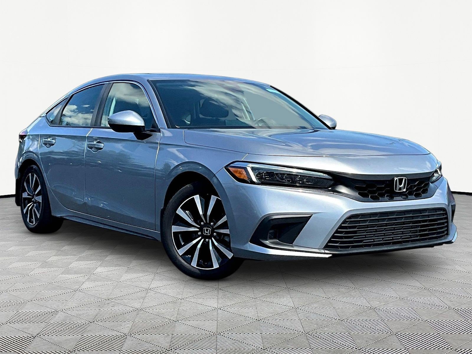 Used 2023 Honda Civic EX-L image 3