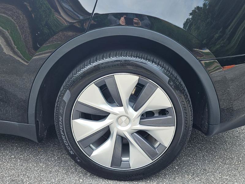Used 2024 Tesla Model Y Long Range AWD/4WD image 19