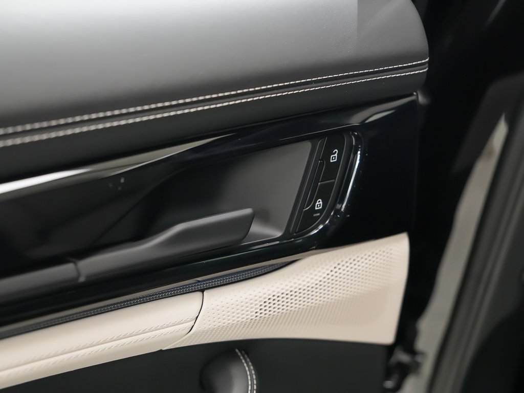 New 2026 Porsche Panamera 4 AWD/4WD image 15