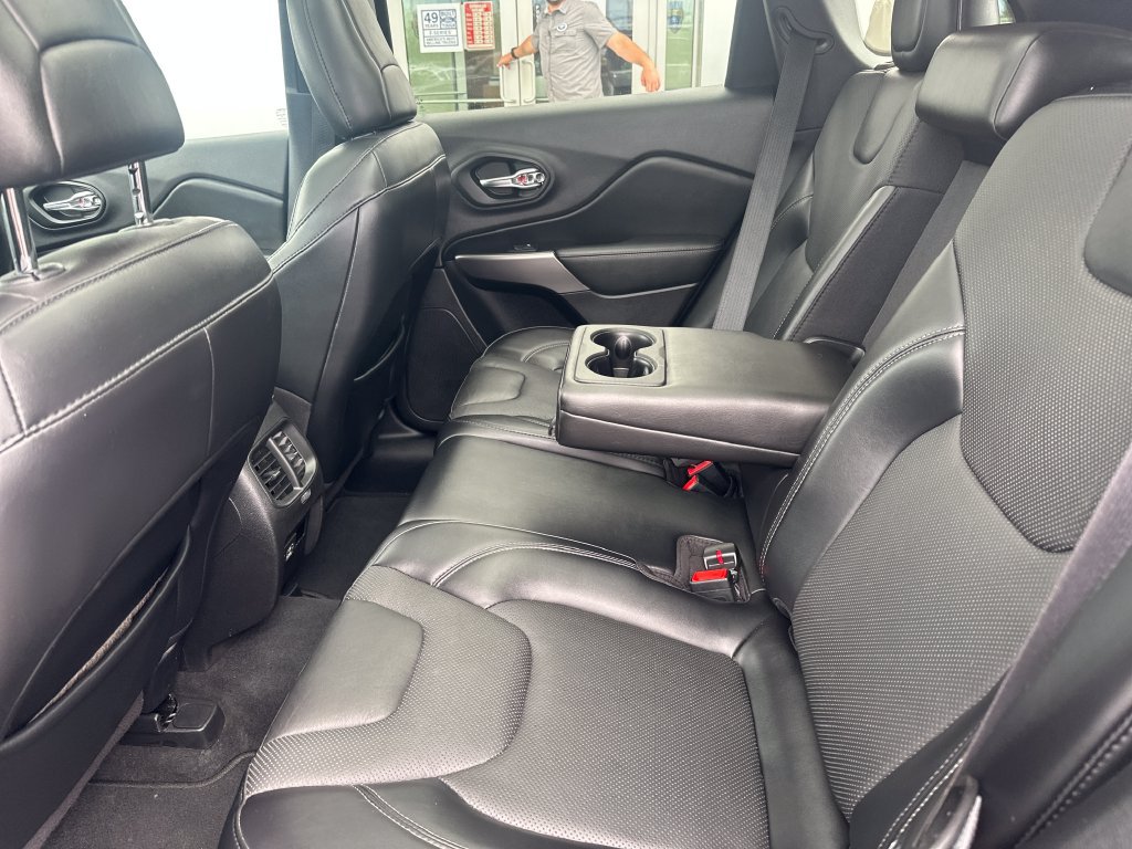 Used 2021 Jeep Cherokee Latitude Lux w/ Sun & Sound Group AWD/4WD image 21