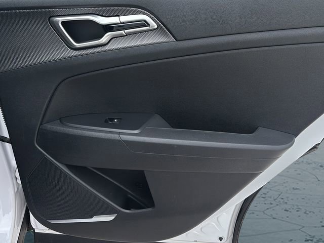 Certified 2025 Kia Sportage LX AWD/4WD image 12