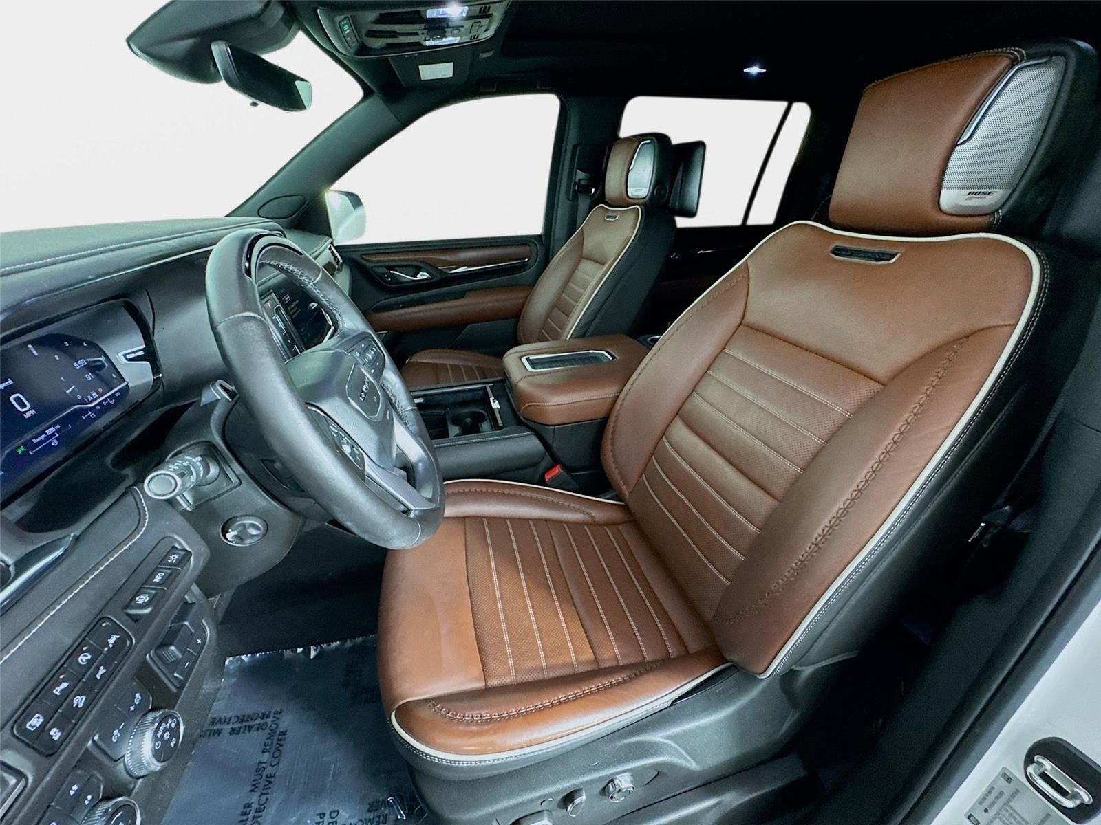 Used 2023 GMC Yukon XL Denali Ultimate w/ LPO, Floor Liner Package AWD/4WD image 11