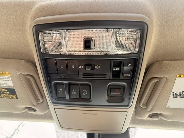 Used 2023 Toyota 4Runner Limited AWD/4WD image 17