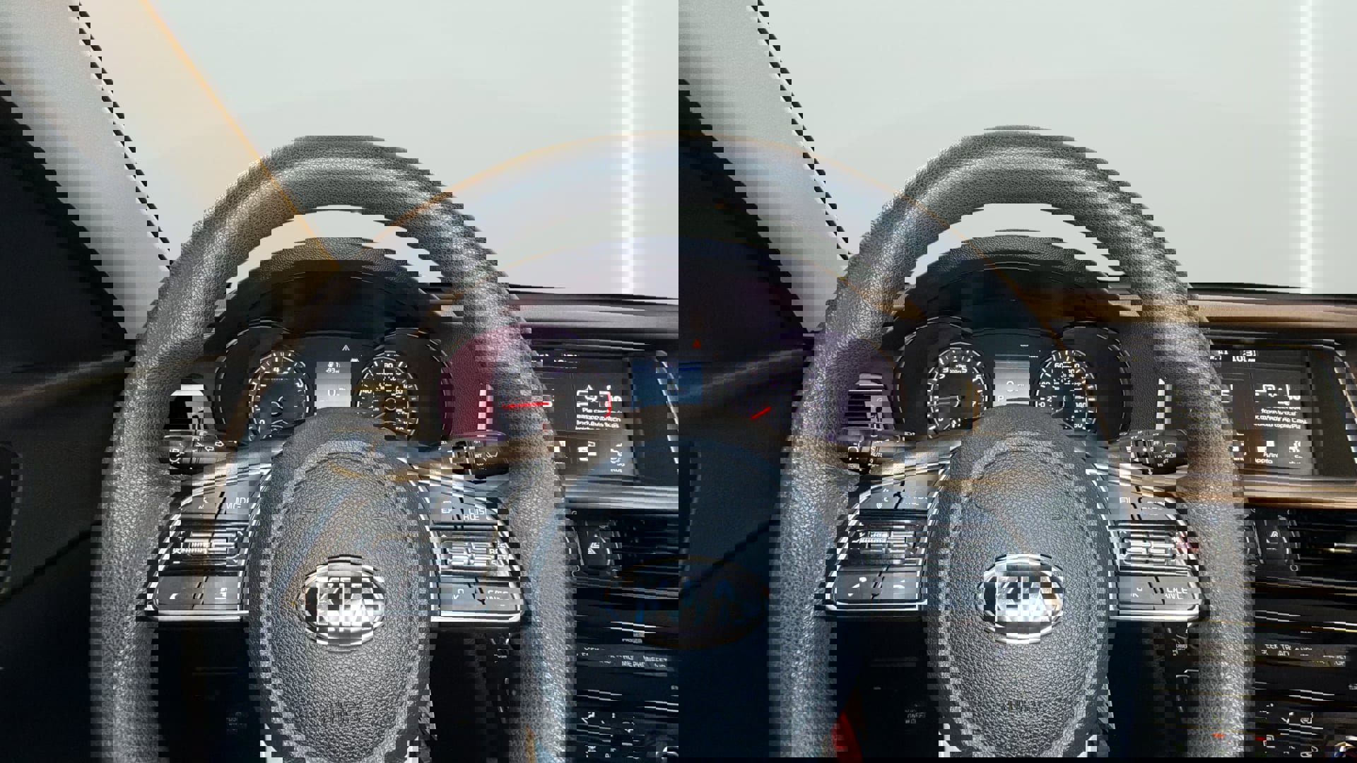 Used 2019 Kia Optima LX image 30