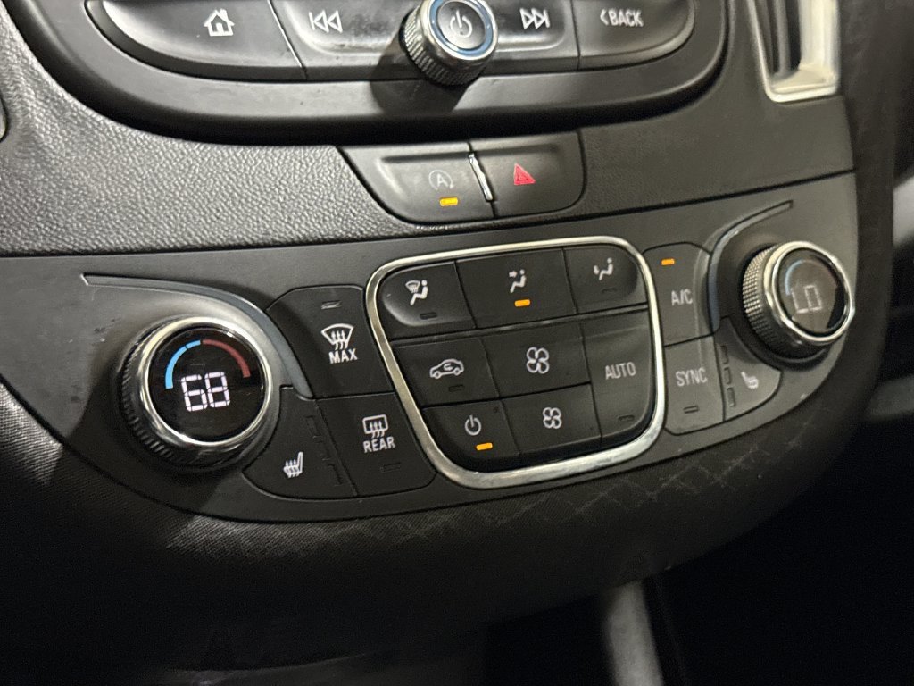 Used 2021 Chevrolet Malibu LT FWD image 16