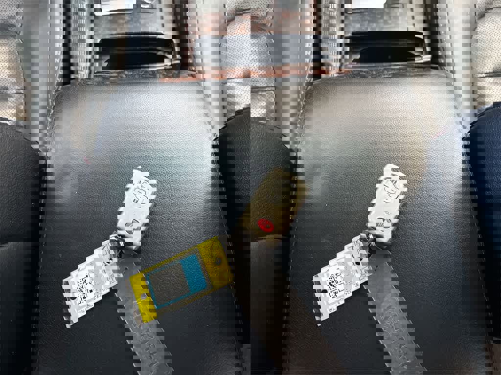 Used 2015 Toyota Land Cruiser image 38