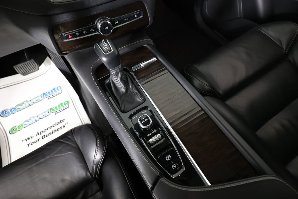 Used 2016 Volvo XC90 T6 Momentum w/ Momentum Plus Package image 34