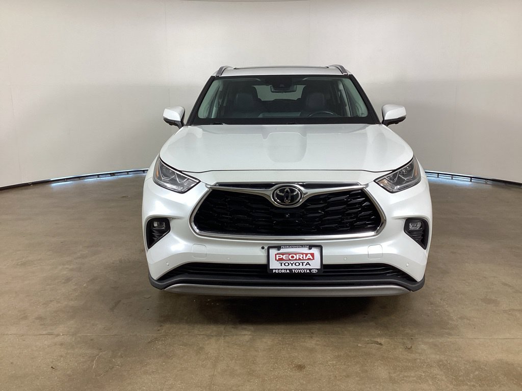 Used 2023 Toyota Highlander Platinum AWD/4WD image 2