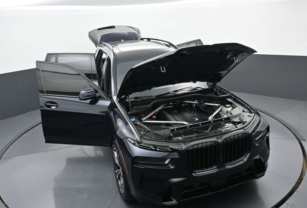 Used 2024 BMW X7 xDrive40i w/ Executive Package image 42