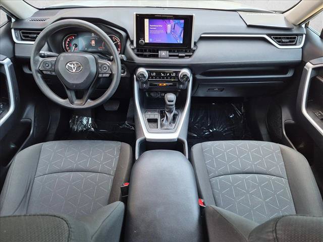 Used 2025 Toyota RAV4 XLE FWD image 16