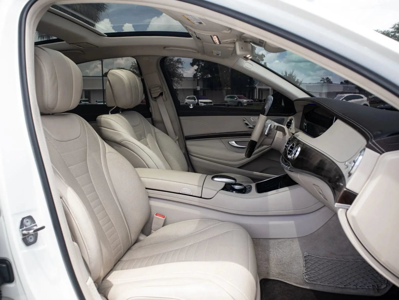 Used 2019 Mercedes-Benz S 560 Sedan w/ AMG Line Exterior image 15