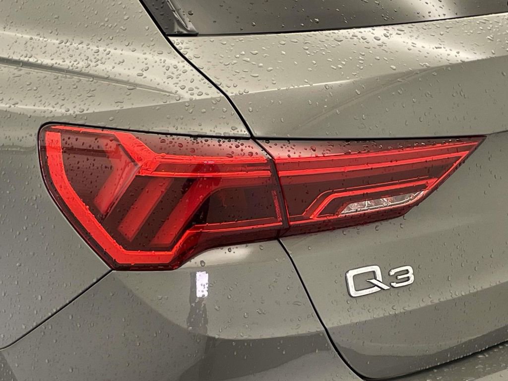 Used 2021 Audi Q3 2.0T Premium Plus image 15