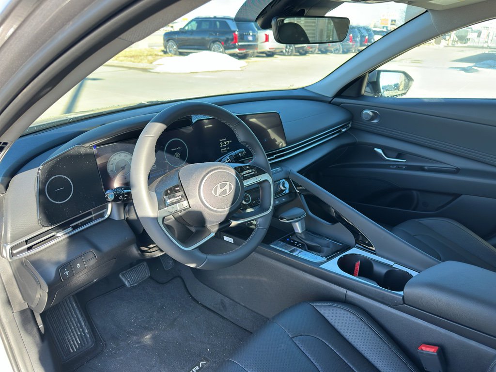 New 2025 Hyundai Elantra Limited image 12