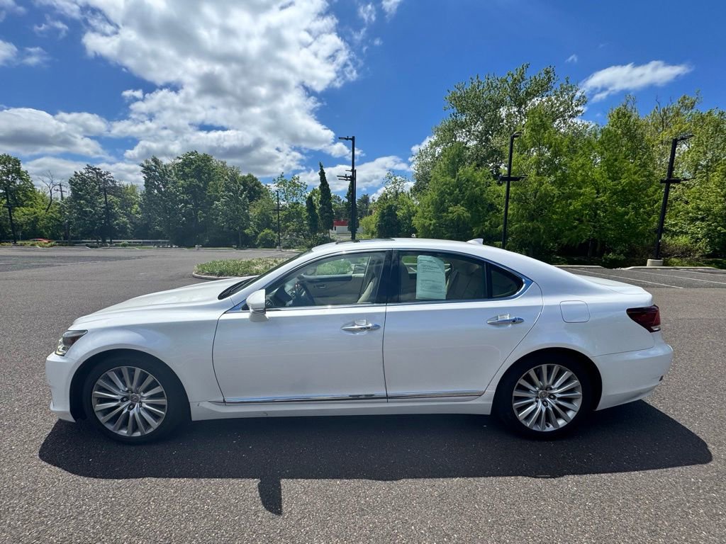 Used 2017 Lexus LS 460 AWD w/ Comfort Package image 5