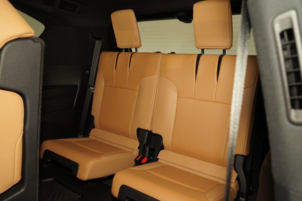 Used 2026 Lexus LX 600 4WD w/ Luxury Package image 34